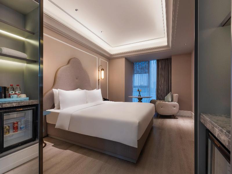 Mercure Shanghai Waigaoqiao image