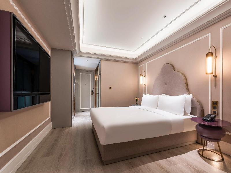 Mercure Shanghai Waigaoqiao image