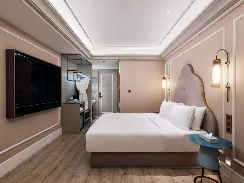 Mercure Shanghai Waigaoqiao image