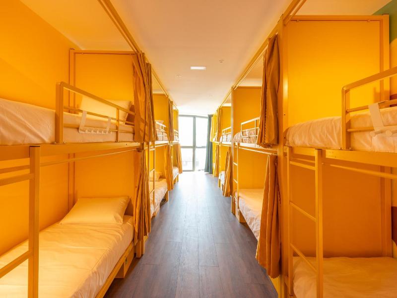 Hostelle Women Only Hostel Barcelona image