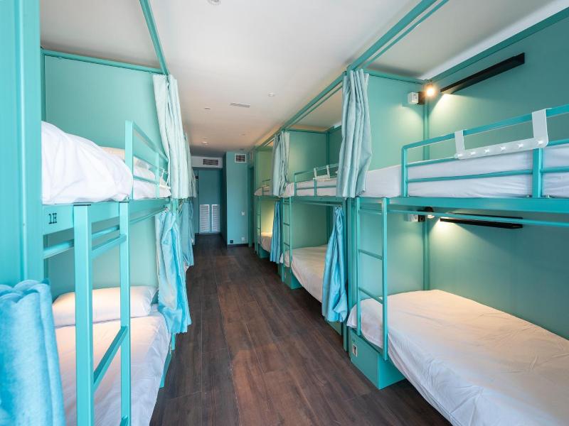 Hostelle Women Only Hostel Barcelona image