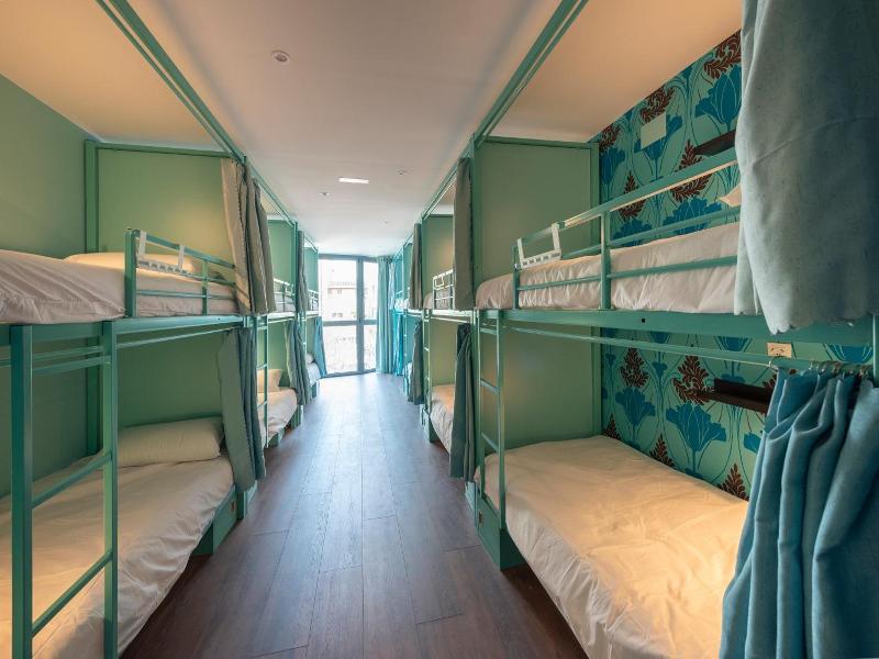 Hostelle Women Only Hostel Barcelona image