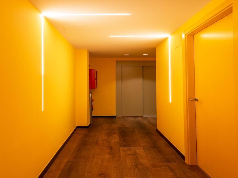 Hostelle Women Only Hostel Barcelona image