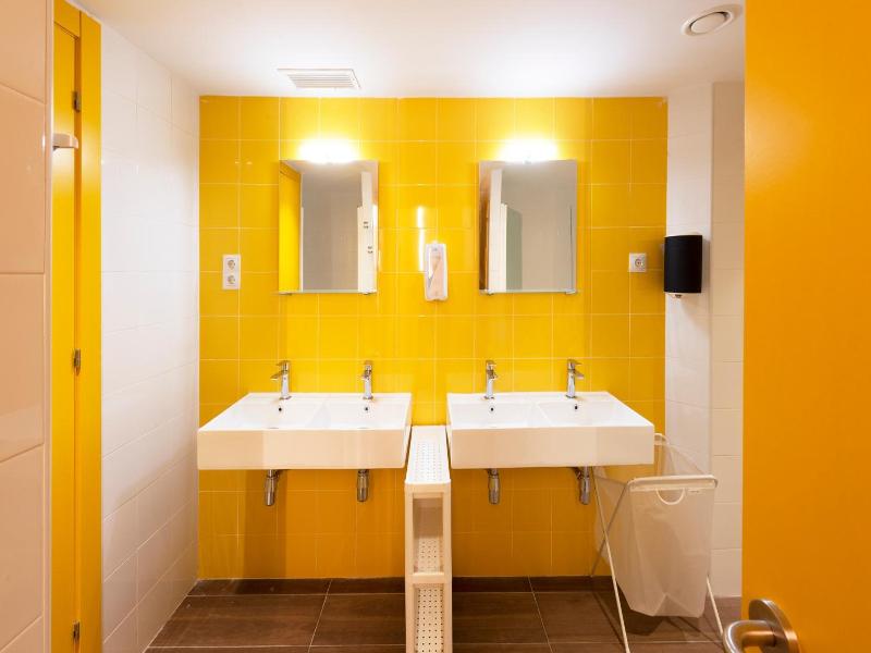 Hostelle Women Only Hostel Barcelona image