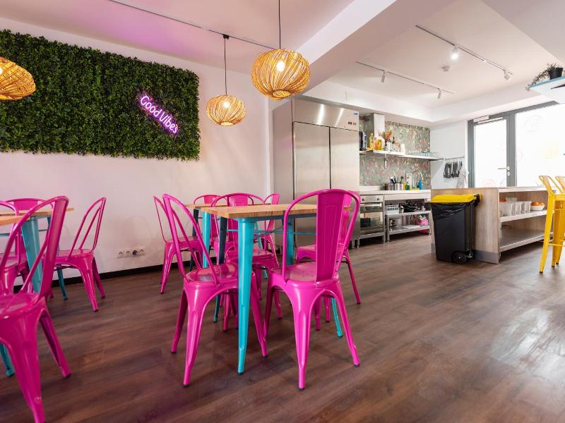 Hostelle Women Only Hostel Barcelona image