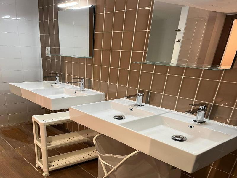 Hostelle Women Only Hostel Barcelona image