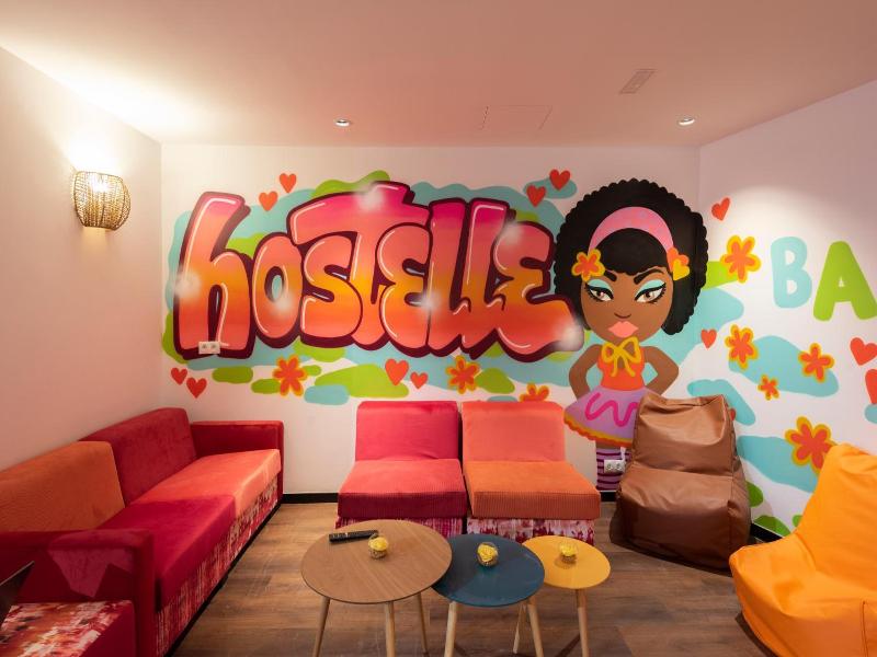 Hostelle Women Only Hostel Barcelona image