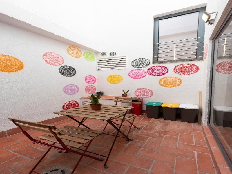 Hostelle Women Only Hostel Barcelona image