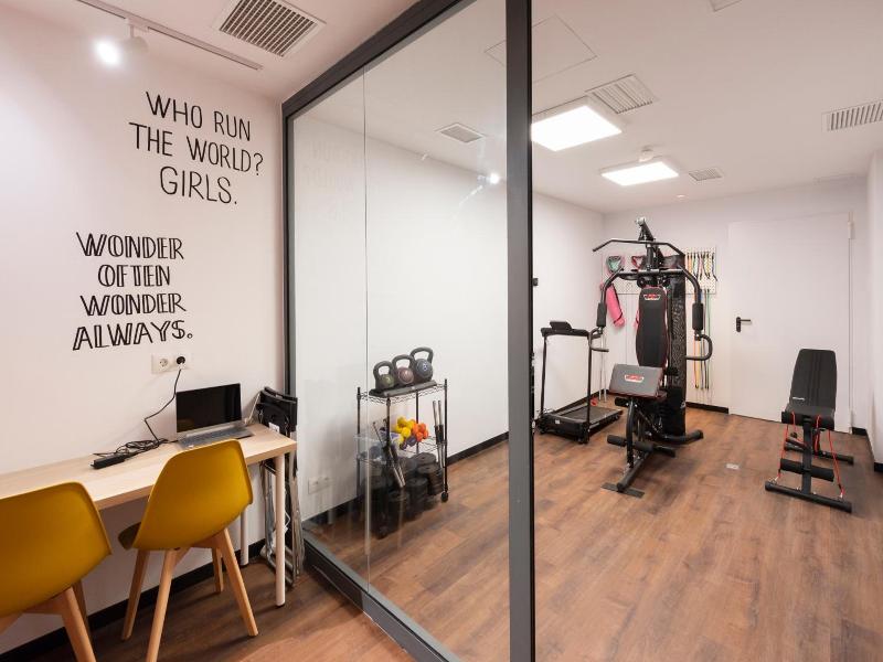 Hostelle Women Only Hostel Barcelona image