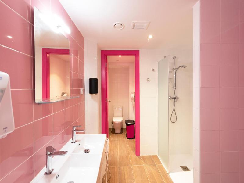 Hostelle Women Only Hostel Barcelona image