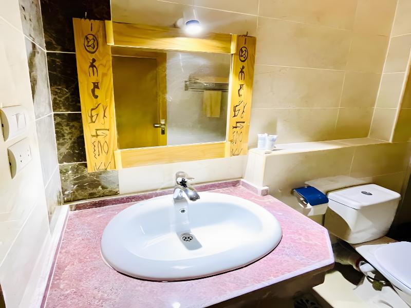 Jewel Howard Carter Hotel image