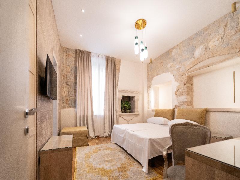 Tifani Luxury Rooms 3 image