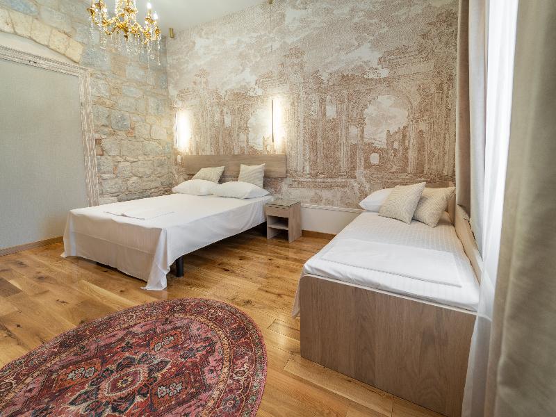 Tifani Luxury Rooms 3 image