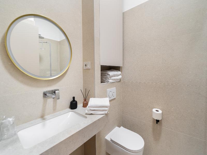 Tifani Luxury Rooms 3 image