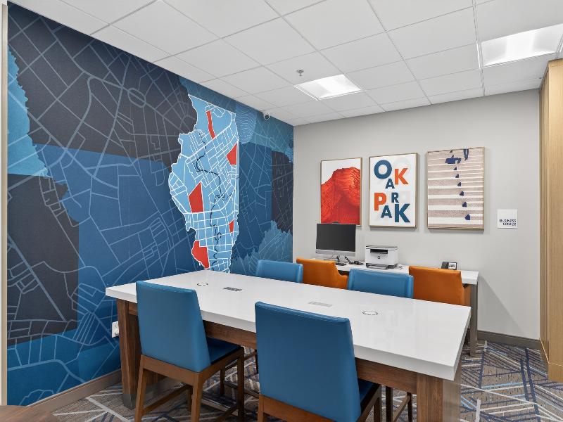 Holiday Inn Express & Suites Chicago West Oak Park image