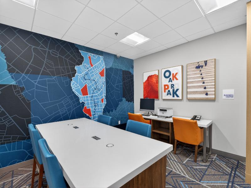 Holiday Inn Express & Suites Chicago West Oak Park image