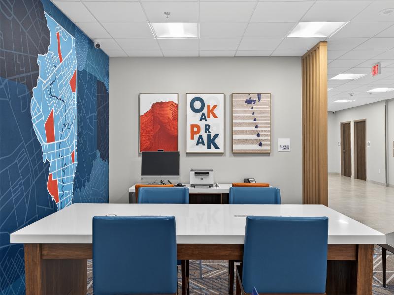 Holiday Inn Express & Suites Chicago West Oak Park image