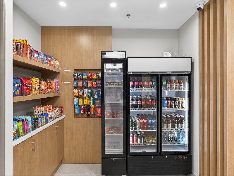 Holiday Inn Express & Suites Chicago West Oak Park image