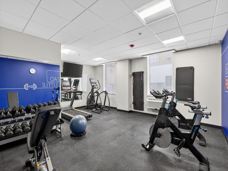 Holiday Inn Express & Suites Chicago West Oak Park image