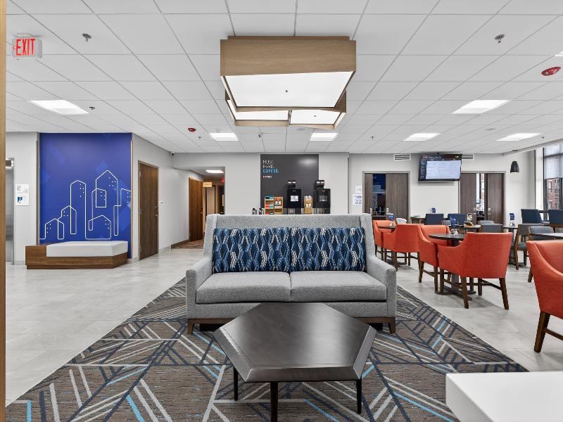 Holiday Inn Express & Suites Chicago West Oak Park image
