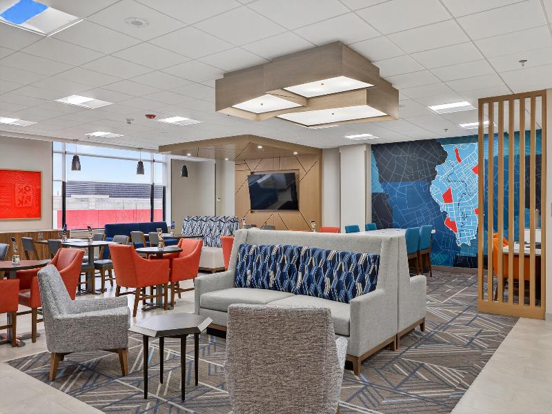 Holiday Inn Express & Suites Chicago West Oak Park image