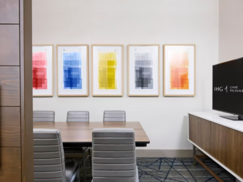 Holiday Inn Express & Suites Chicago West Oak Park image