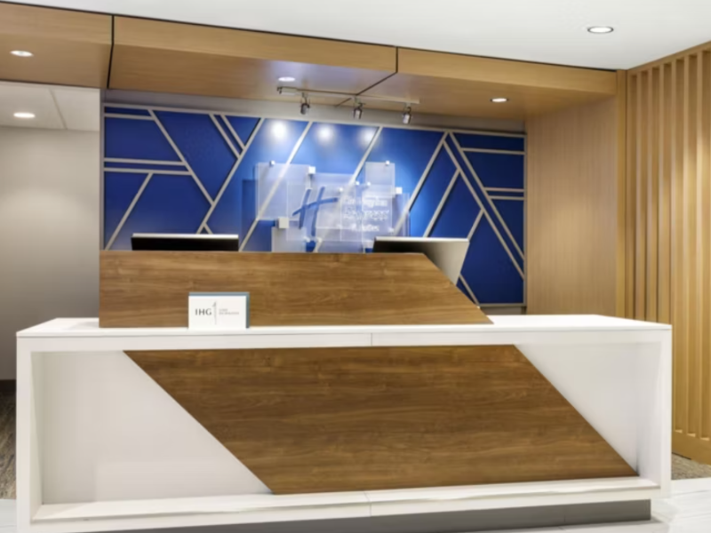 Holiday Inn Express & Suites Chicago West Oak Park image