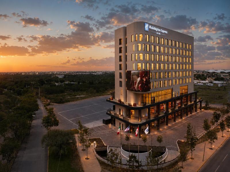 Holiday Inn Express & Suites Monterrey Sendero image