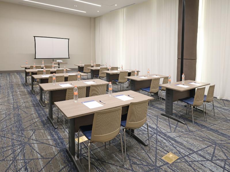 Holiday Inn Express & Suites Monterrey Sendero image