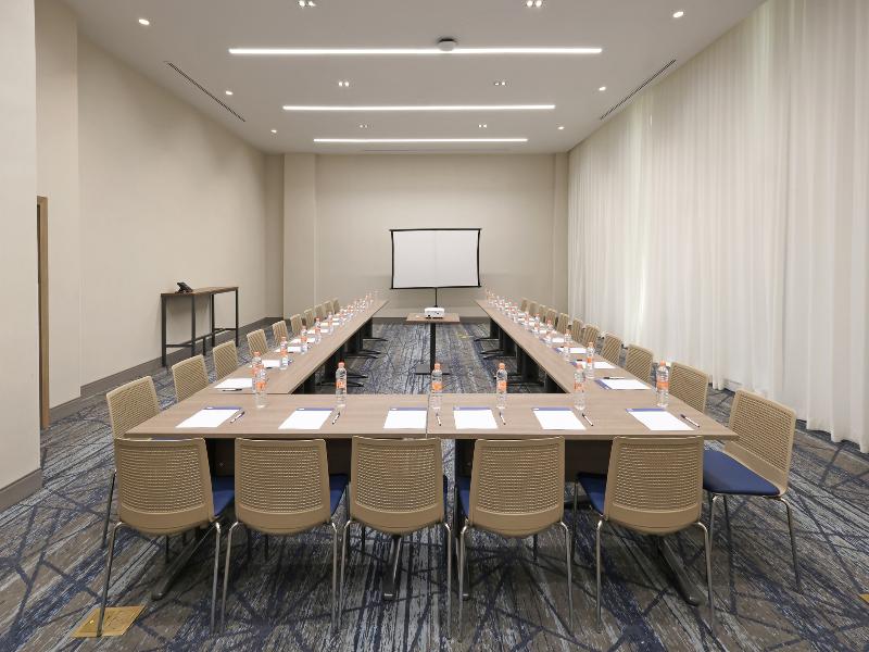 Holiday Inn Express & Suites Monterrey Sendero image