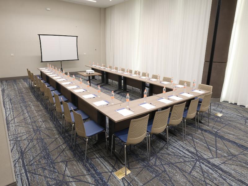 Holiday Inn Express & Suites Monterrey Sendero image