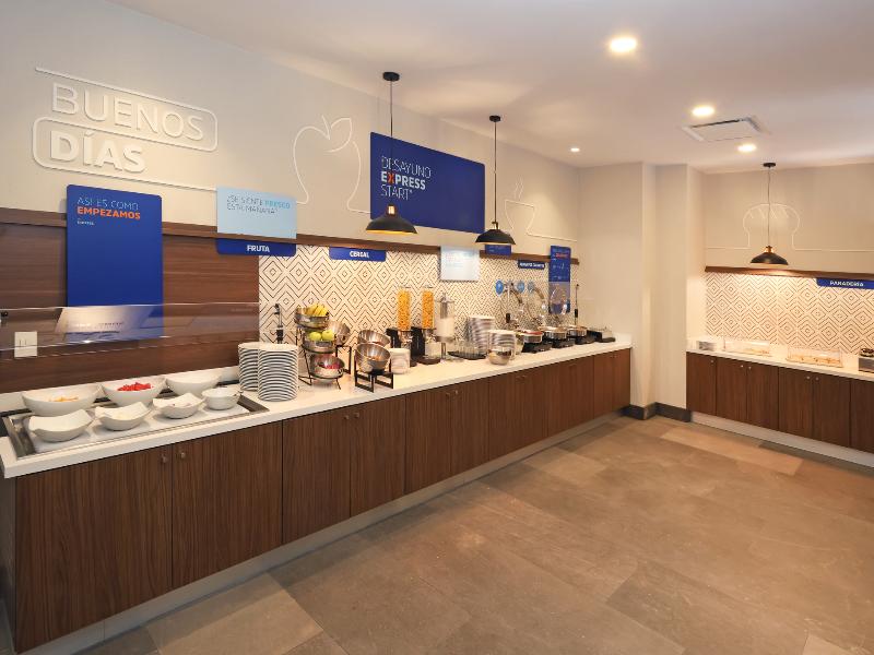 Holiday Inn Express & Suites Monterrey Sendero image