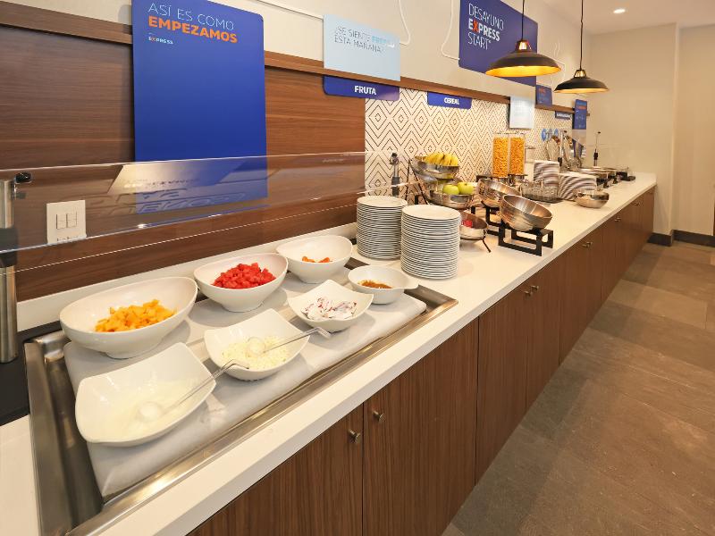 Holiday Inn Express & Suites Monterrey Sendero image