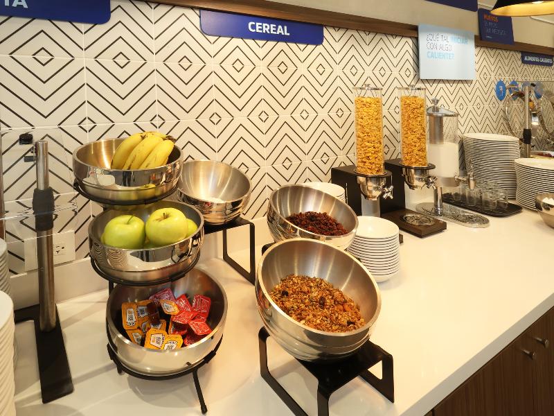 Holiday Inn Express & Suites Monterrey Sendero image