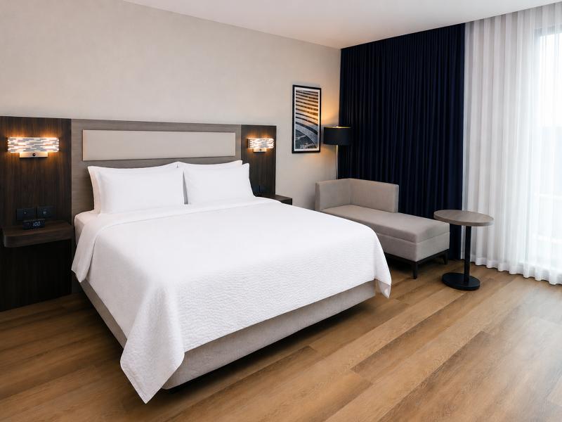 Holiday Inn Express & Suites Monterrey Sendero image