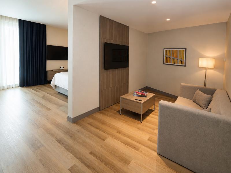 Holiday Inn Express & Suites Monterrey Sendero image