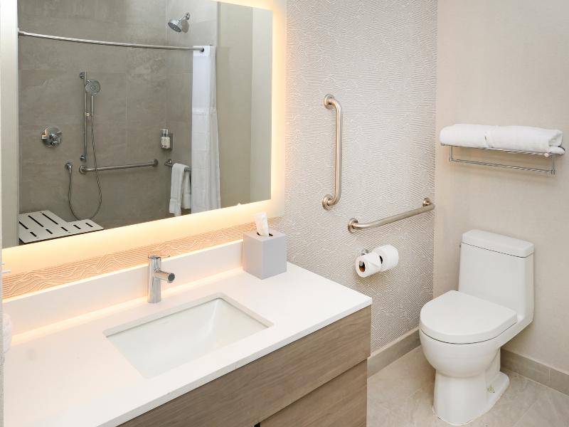 Holiday Inn Express & Suites Monterrey Sendero image