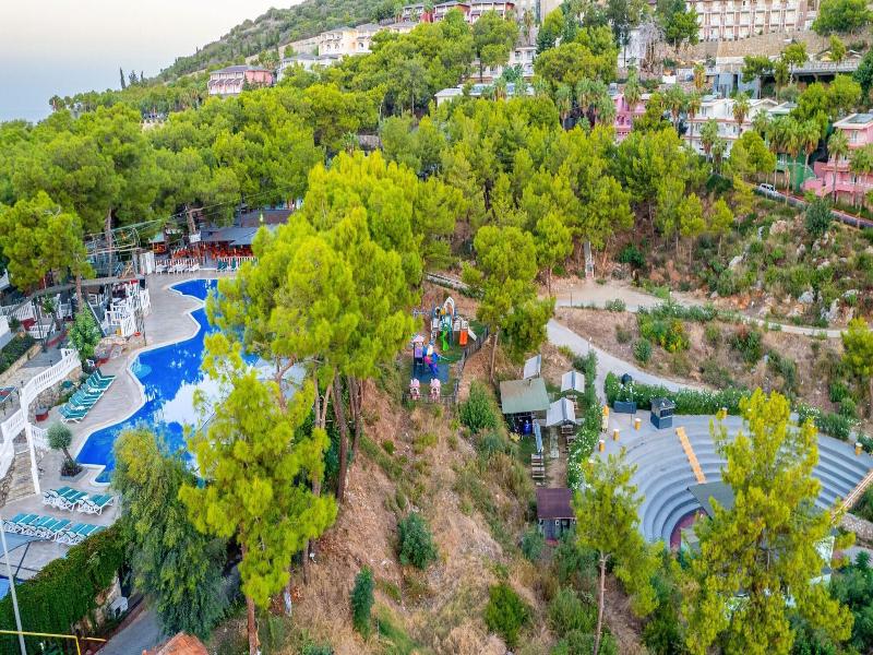 Senza Garden Holiday Club