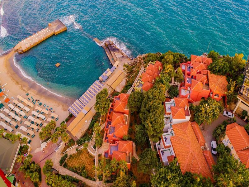 Senza Garden Holiday Club