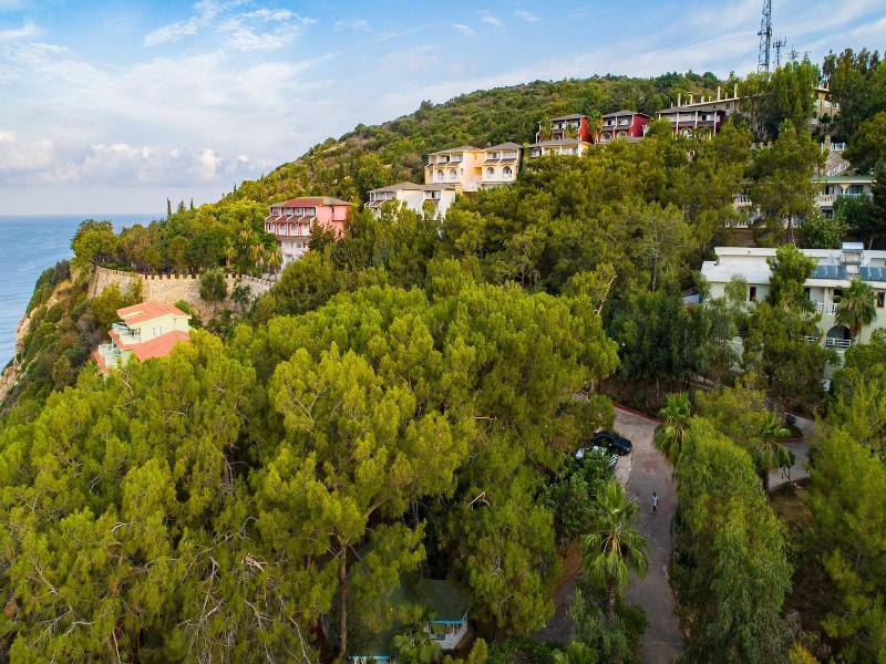 Senza Garden Holiday Club