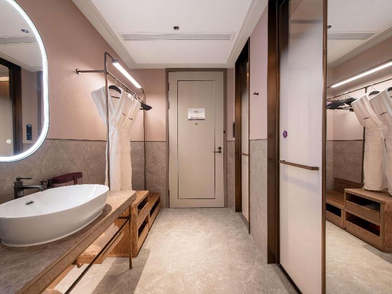 Mercure Chengdu West Expo City image