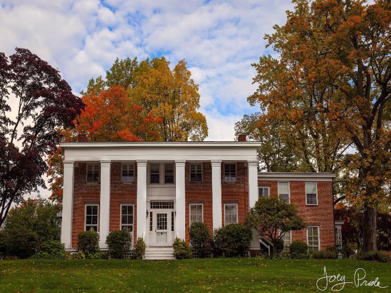 Cromwell Manor Inn image