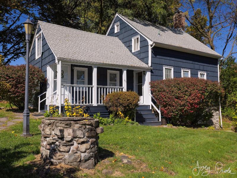 Cromwell Manor Inn image