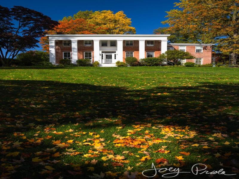 Cromwell Manor Inn image