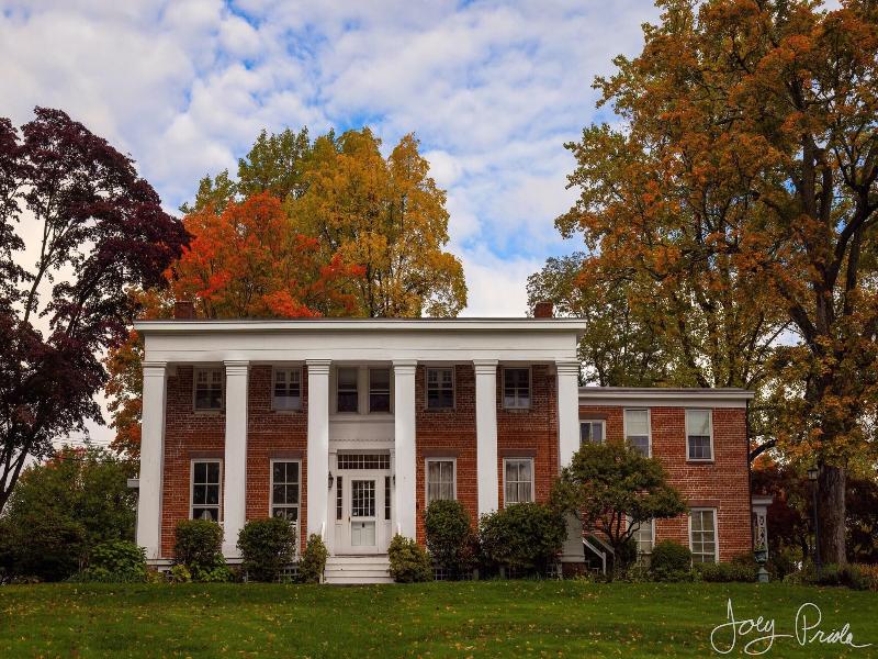 Cromwell Manor Inn image