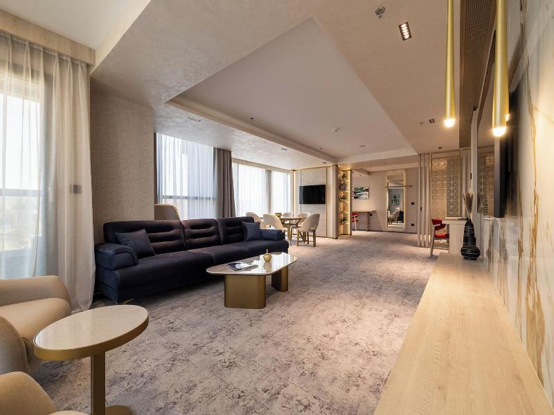 East Plaza Hotel image