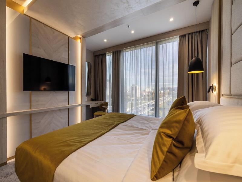 East Plaza Hotel image