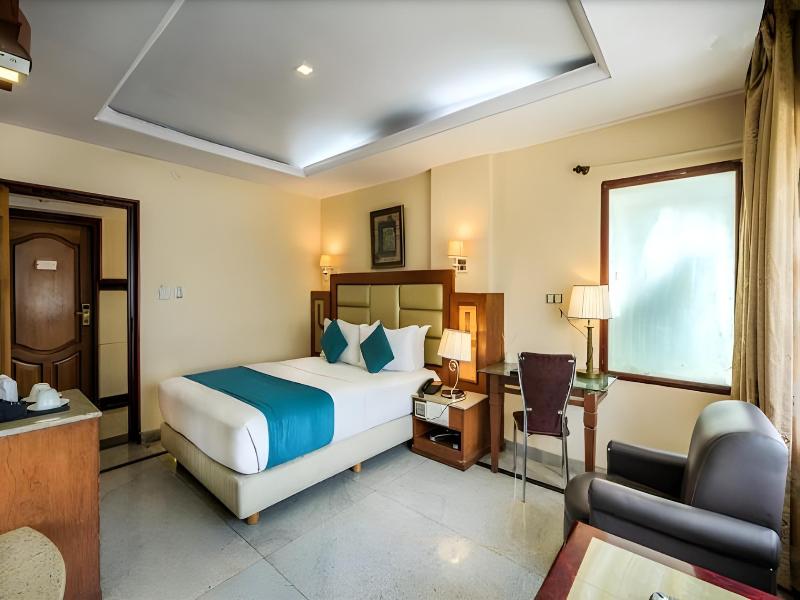 Golden Metro Hotel image