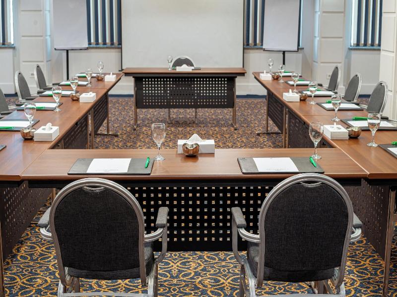 Holiday Inn Hotel Suites Cairo Maadi By Ihg image