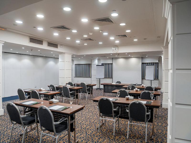 Holiday Inn Hotel Suites Cairo Maadi By Ihg image